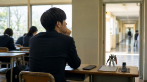 非リア充あるあるの学校・SNS・恋愛・休日を象徴する学生の様子