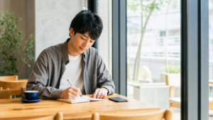 非リア充でも恋愛の始め方を考えるカフェでの前向きな準備