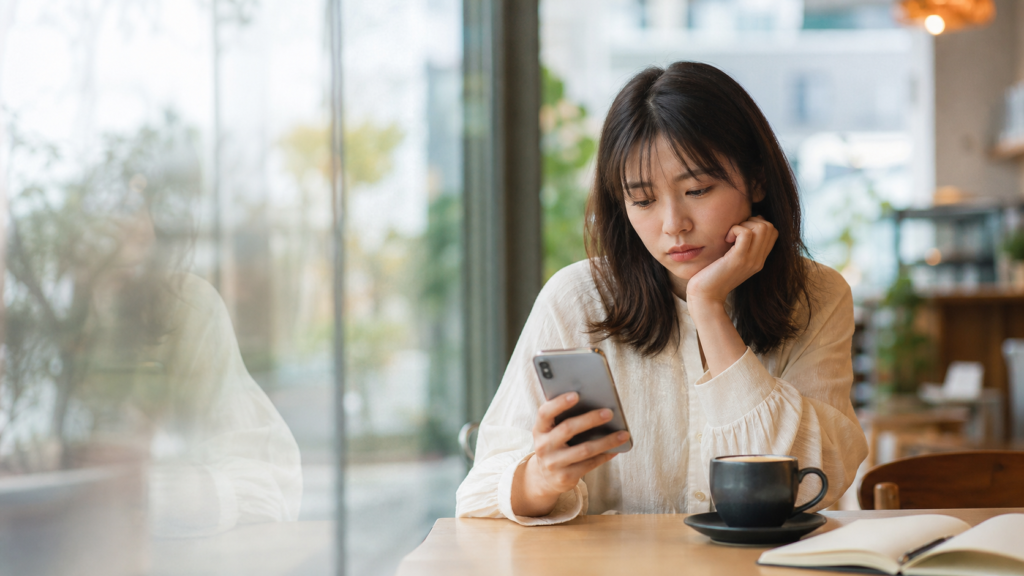 SNSのリア充投稿を見て本当か迷う人のイメージ