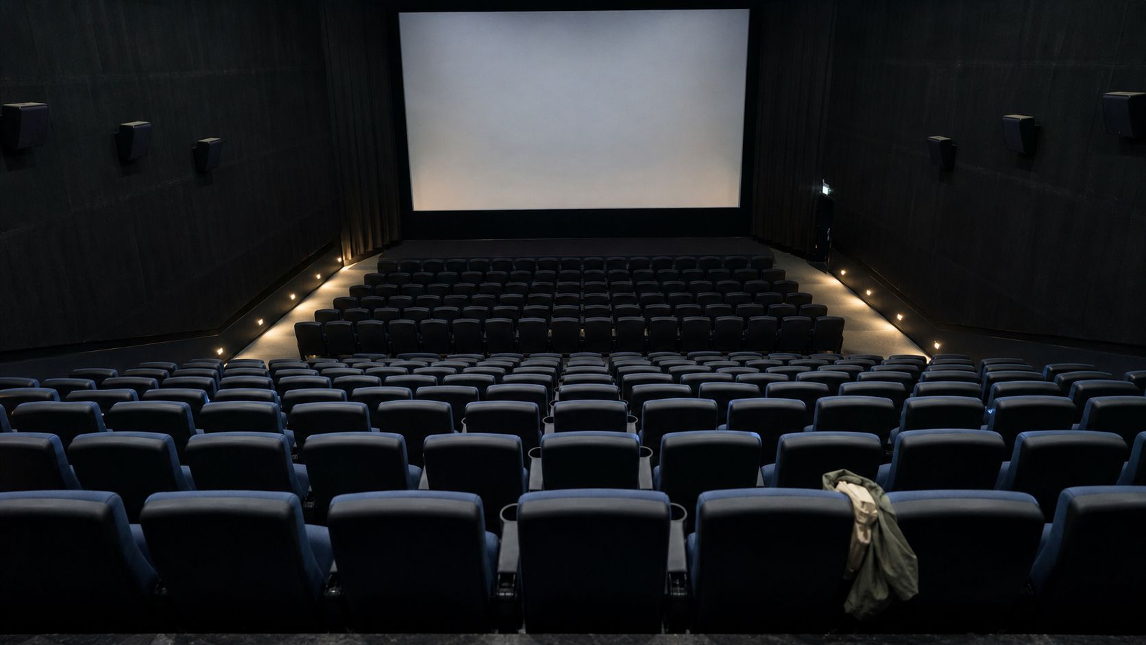 一人映画で選びやすい後方中央と通路側の座席