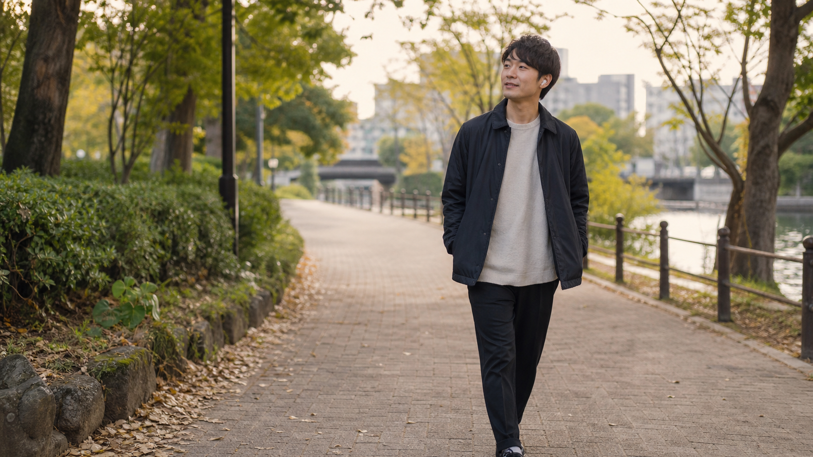 キョロ充をやめたい人が一人で公園を歩いて小さな行動を練習する様子