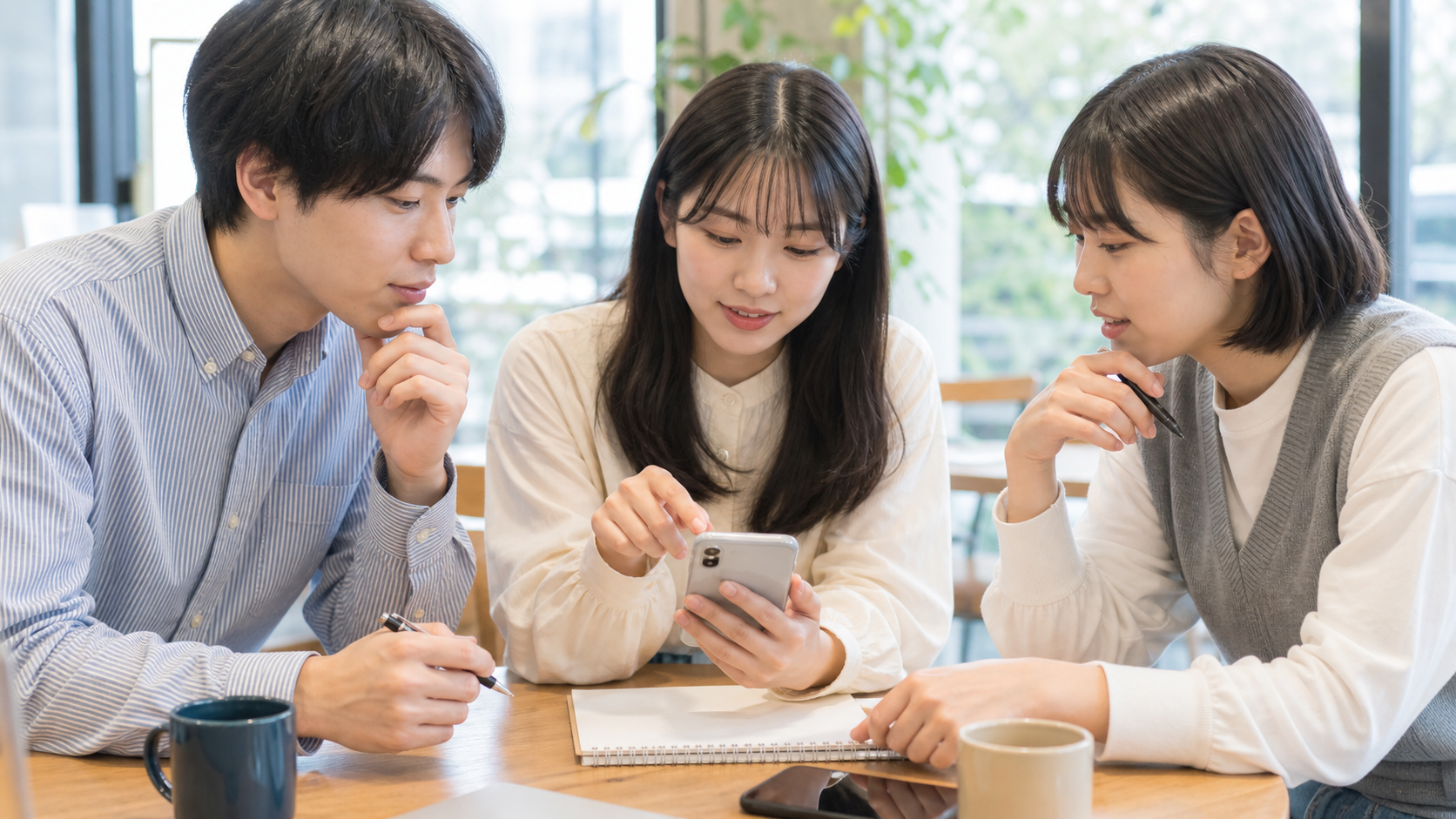 キョロ充の自然な言い換えを相談する友人グループ