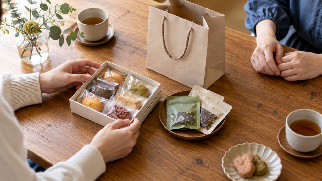 友人宅へ持参する小さな個包装菓子とお茶の候補